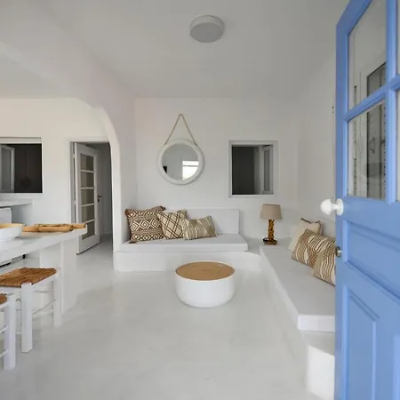 Fully Renovated 2 Bedroom Near The Restaurants And Shops In Ioulida, Kea Lejlighed