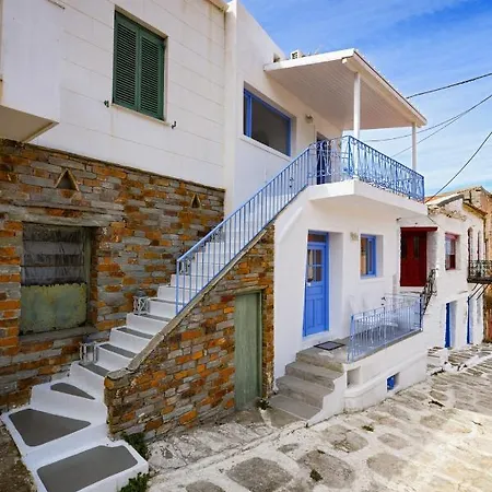 Fully Renovated 2 Bedroom Near The Restaurants And Shops In Ioulida, Kea Lejlighed
