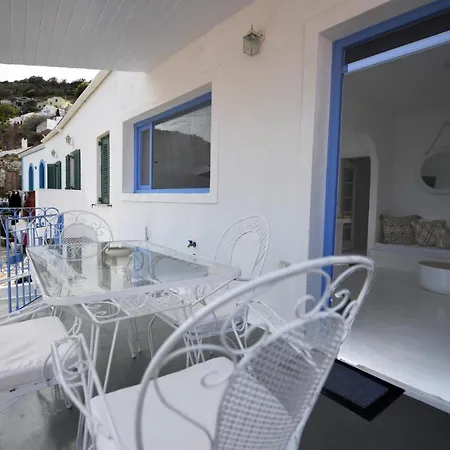 Lejlighed Fully Renovated 2 Bedroom Near The Restaurants And Shops In Ioulida, Kea